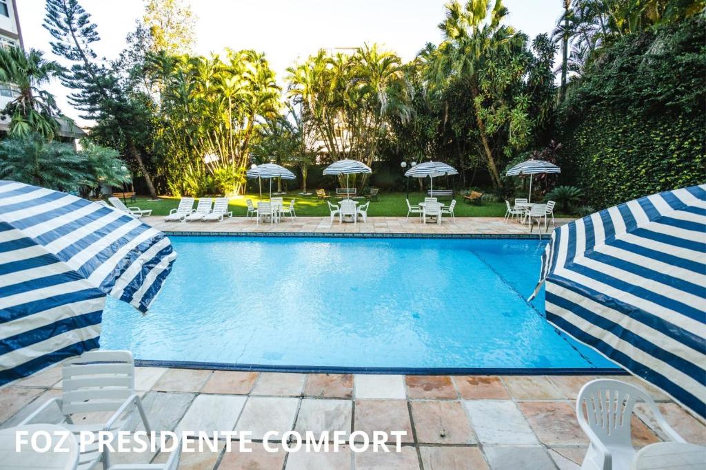 Bazén v ubytování Foz Presidente Comfort Hotel nebo v jeho okolí