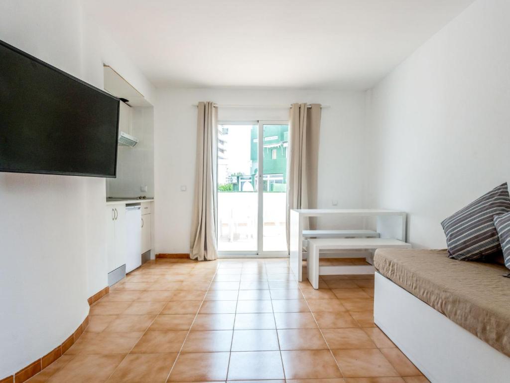 Apartment Neighbours Beach-7 by Interhome, Magaluf ...