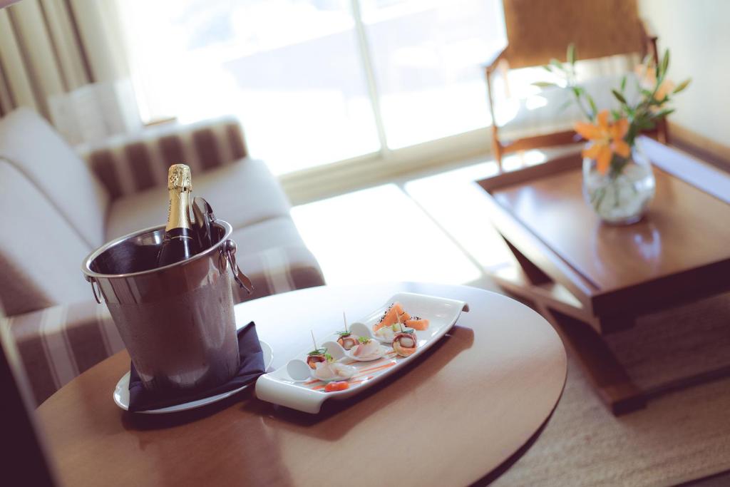 Comida en o cerca de este hotel