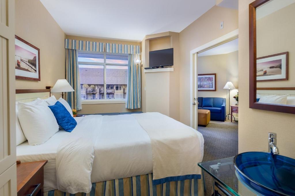 Summerland Waterfront Resort & Spa - Een Slaapkamer Suite Met Blufaanzicht