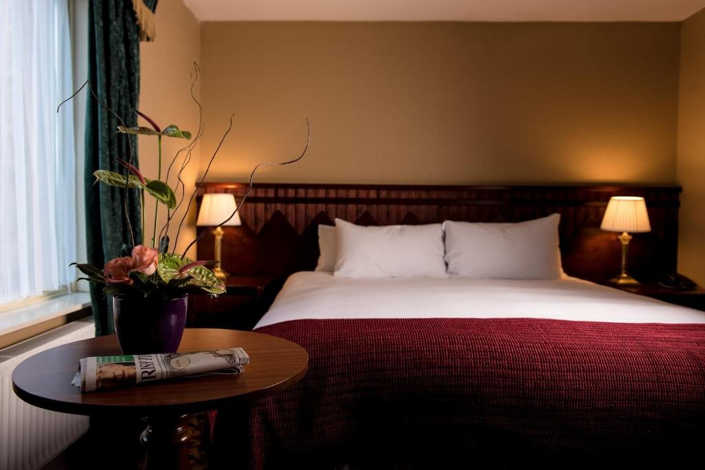 Riverbank House Hotel photo
