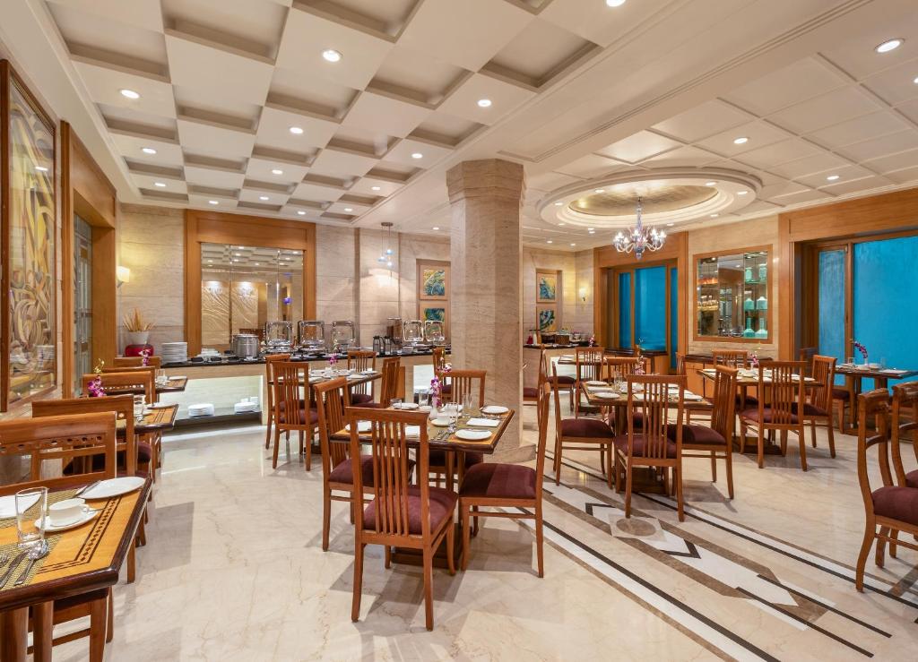 Restaurace v ubytování Sarovar Portico Kalupur Ahmedabad