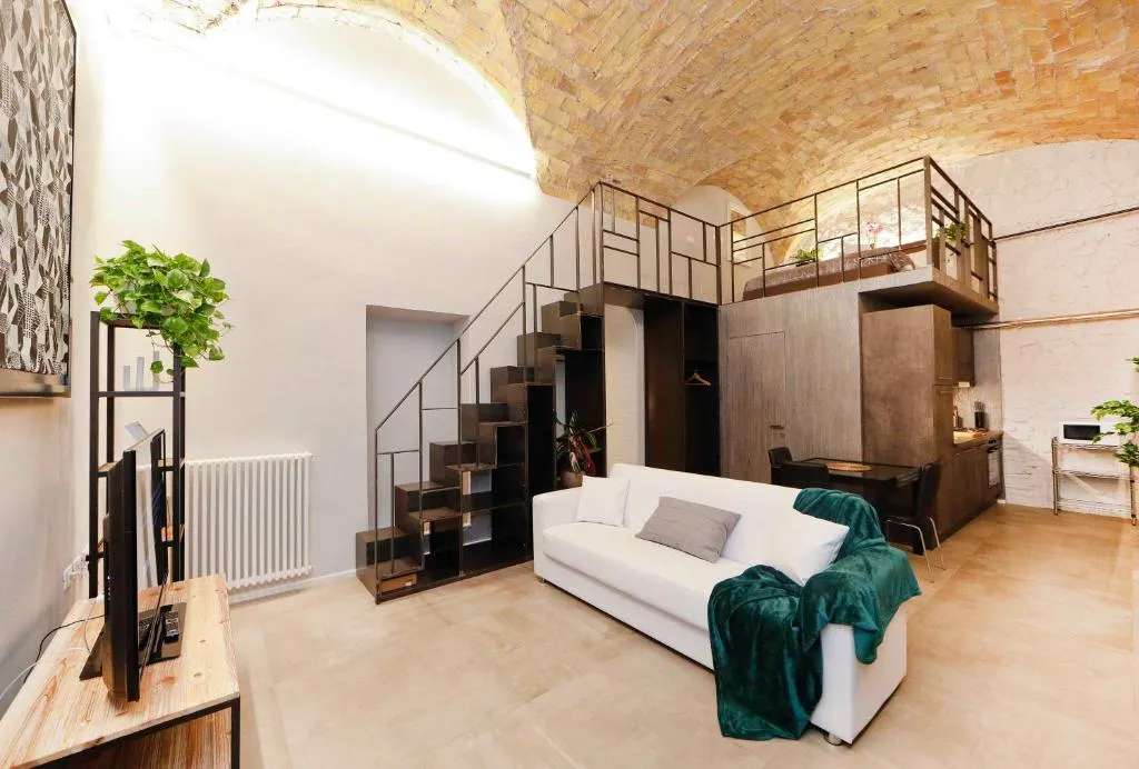 Loft in stile post industriale nel cuore di Trastevere, Roma, Italy