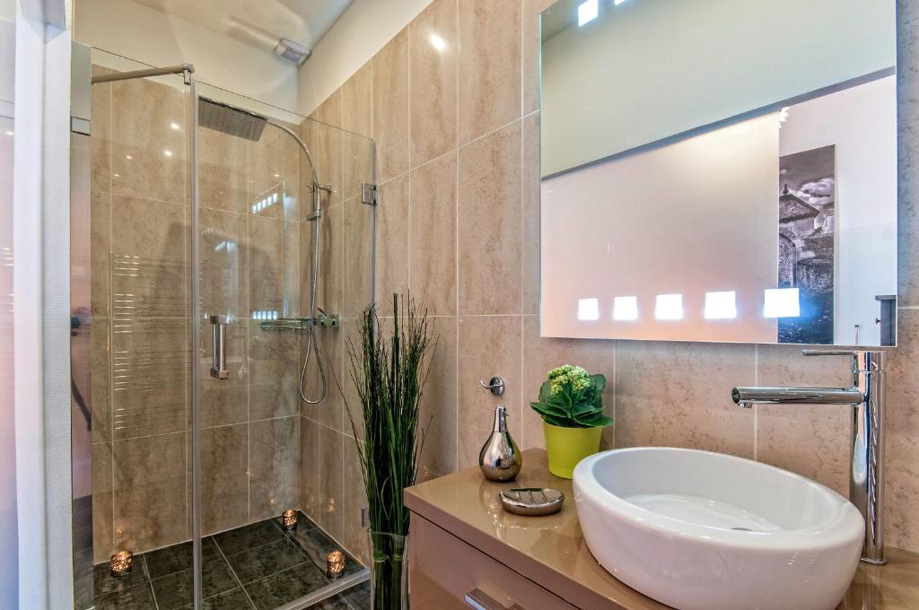 Kúpeľňa v ubytovaní Luxury Paulay street Apartment