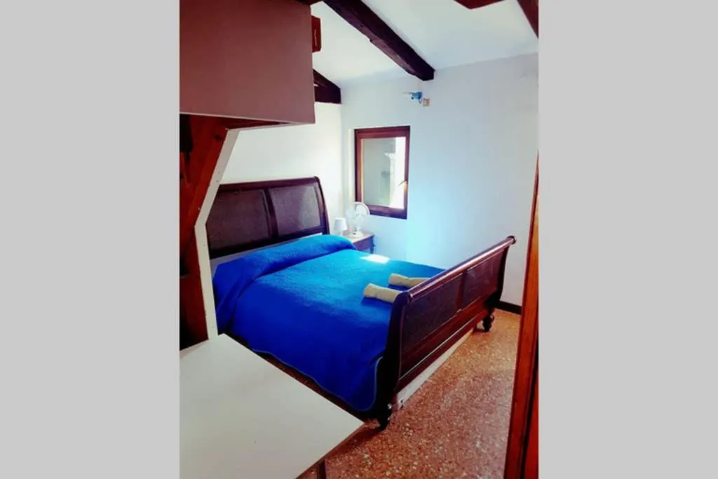 LARGE TOP 3 ROOMS FLAT CENTRAL RIALTO, Venice, Italy