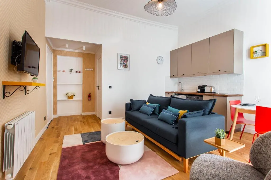 CMG Bastille - Faubourg Saint Antoine 1DD, Paris, Franţa