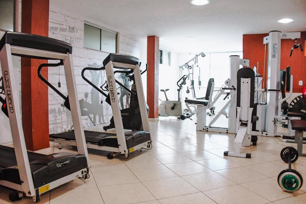 Fitness centrum a/nebo fitness zařízení v ubytování Pioneiro Hotel