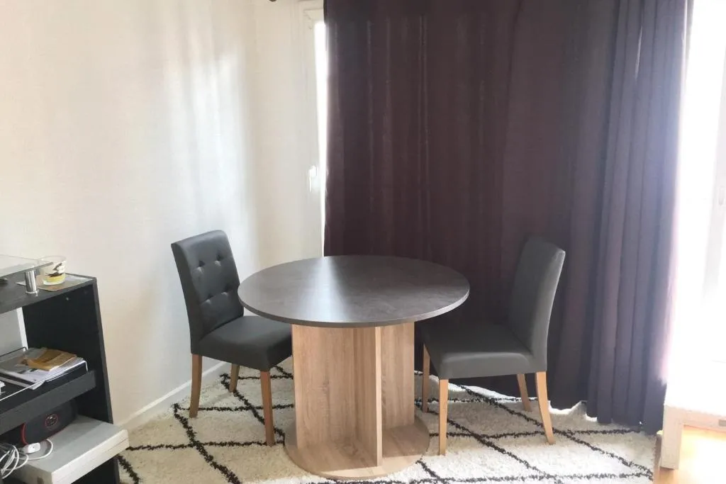 Beautiful apt with BALCONY near MONTMARTRE, Paris, Franţa