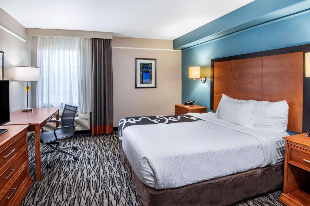 La Quinta Inn by Wyndham San Antonio Brooks City Base - Habitación Deluxe Con Cama Extragrande