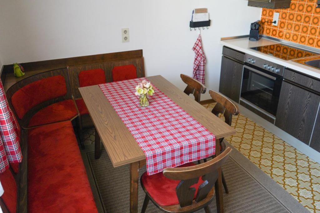 Kuchyň nebo kuchyňský kout v ubytování Ferienwohnung Heimberger