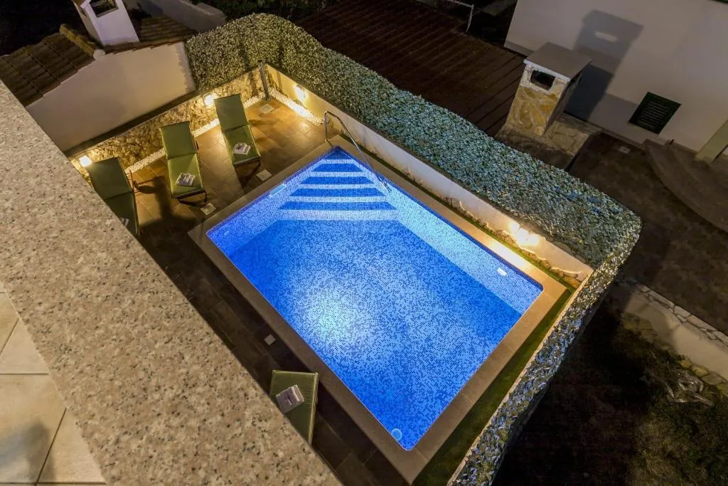 Magnificent Villa Tango with 8 Bedrooms, Centola, Croatia