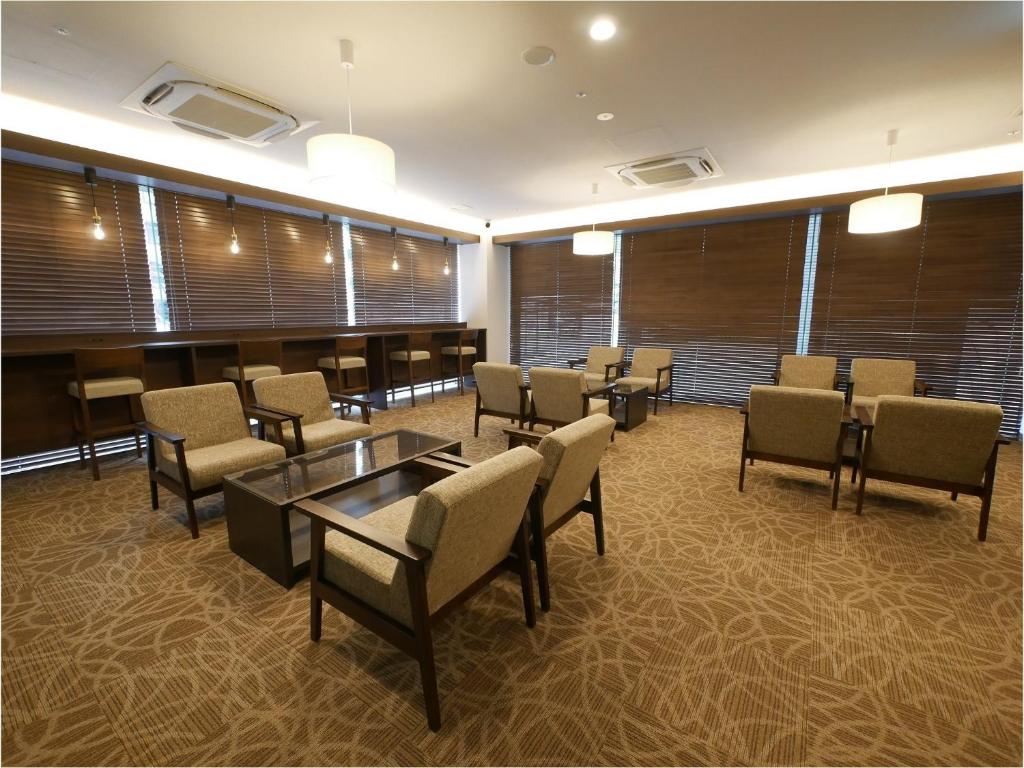 Posezení v ubytování Shin-Yokohama Kokusai Hotel