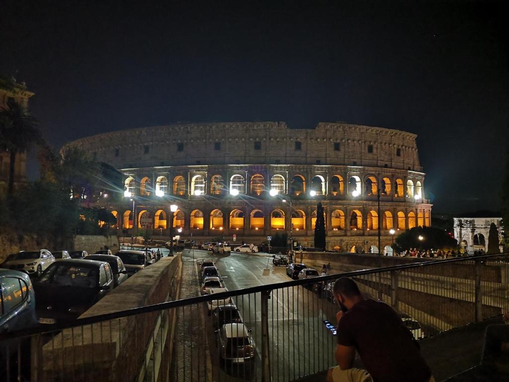 Fotografia z galérie ubytovania SUPERATTICO SUL COLOSSEO v Ríme