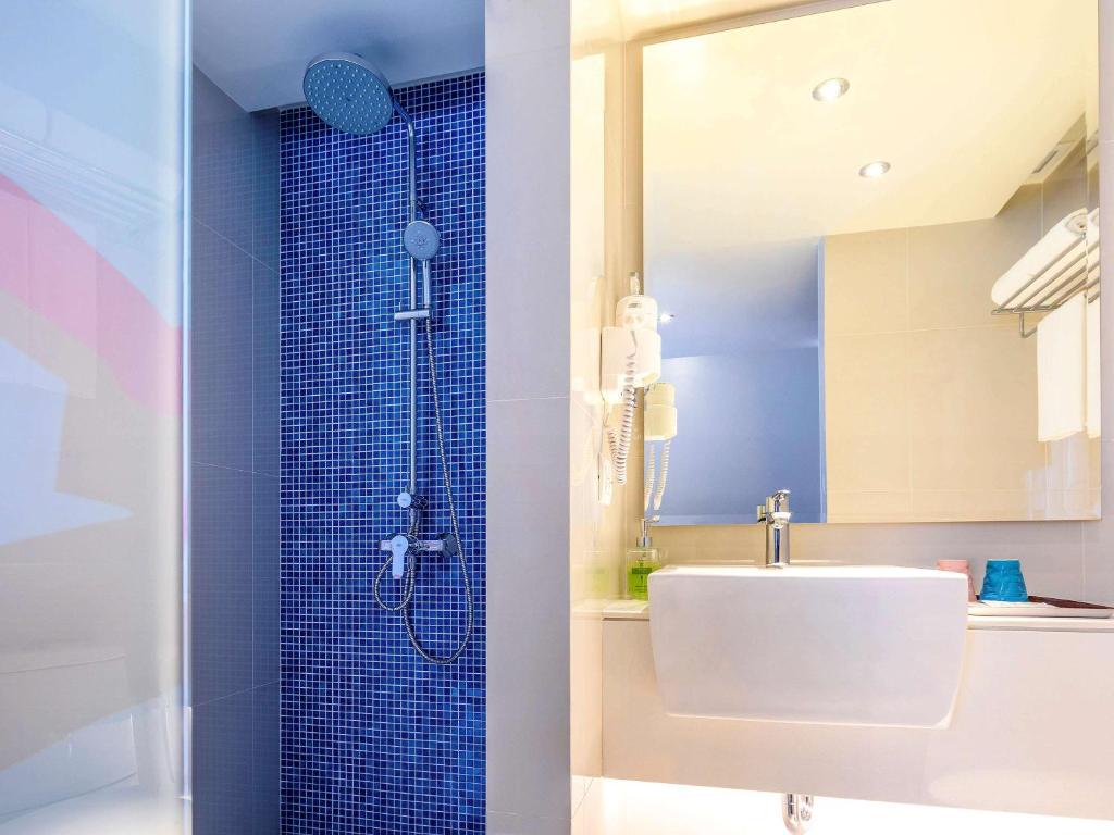 Koupelna v ubytování ibis Styles Siem Reap