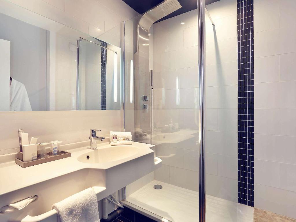 Koupelna v ubytování Mercure Brive