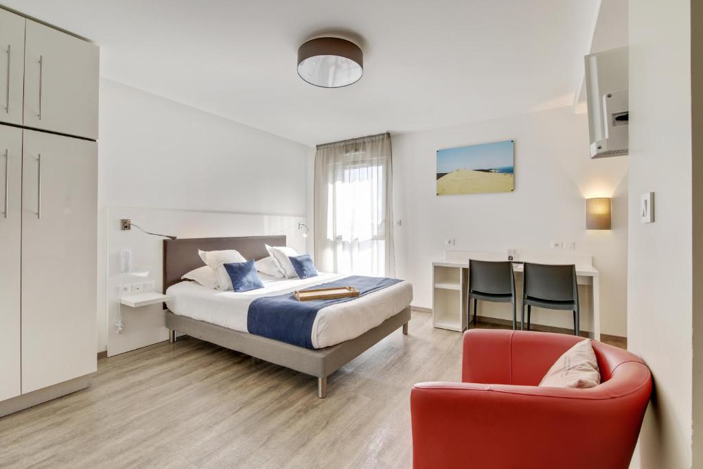 All Suites Appart Hôtel Bordeaux Pessac - Family Studio 1-4 People (Double Bed + Sofa Bed)