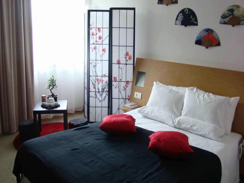 Postel nebo postele na pokoji v ubytování Novotel Gdansk Centrum