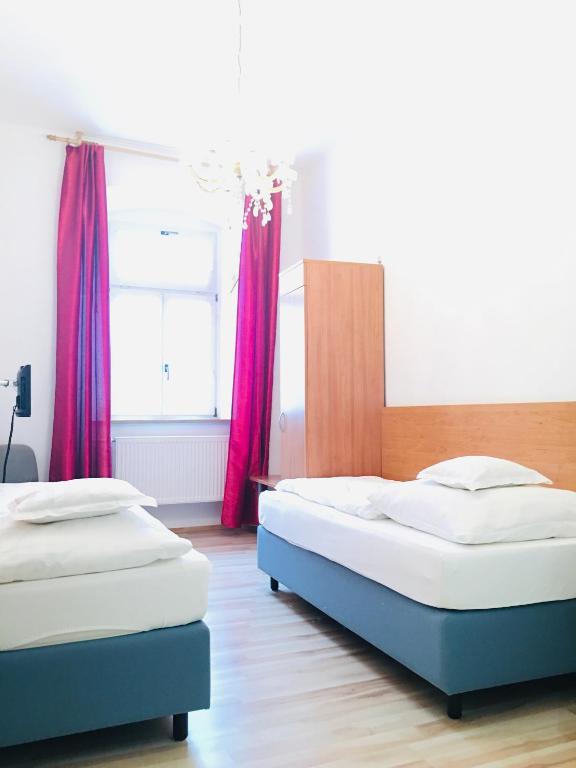 Hotel Bairischer Hof - Double Or Twin Room