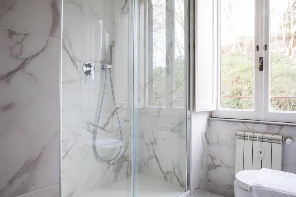 Łazienka w obiekcie Silver Luxury Jacuzzi Suite Trastevere - Top Collection