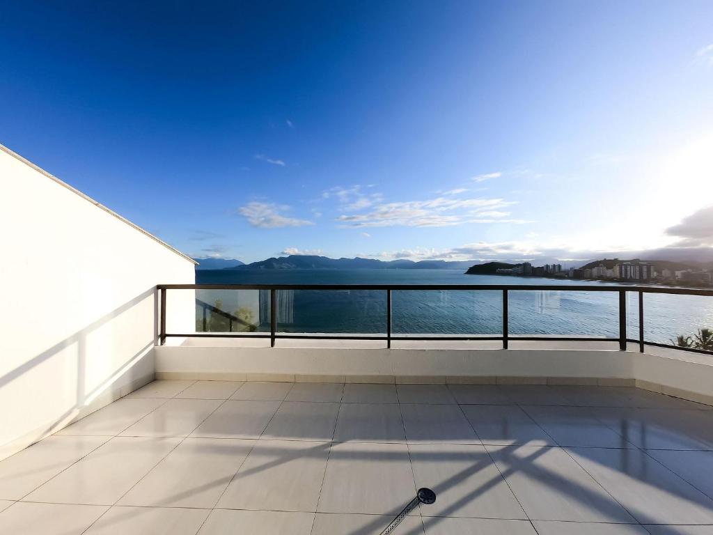 Apartamento pé na areia com linda vista para o mar