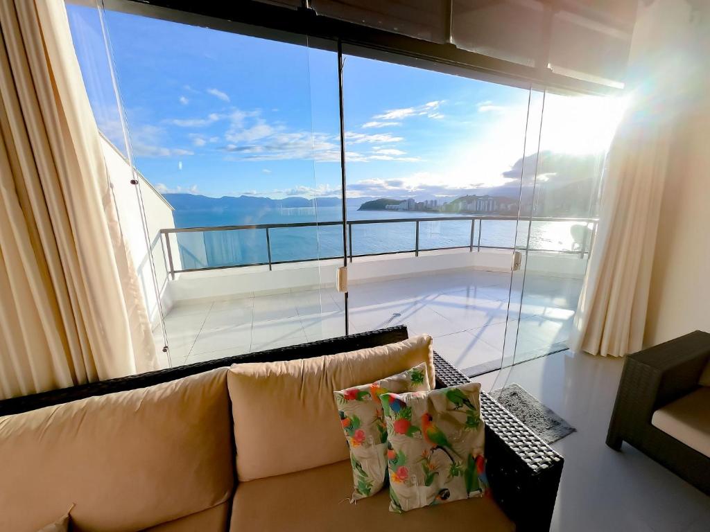 Apartamento pé na areia com linda vista para o mar