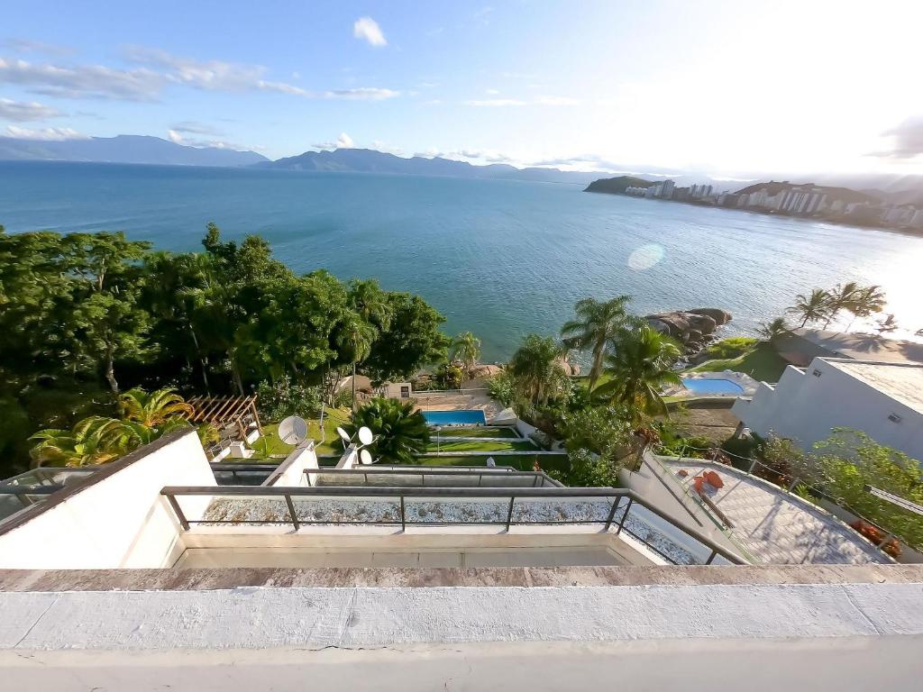  Apartamento pé na areia com linda vista para o mar