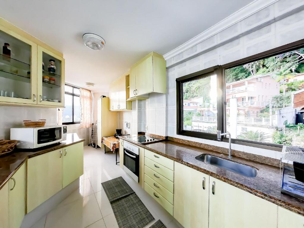 Apartamento pé na areia com linda vista para o mar