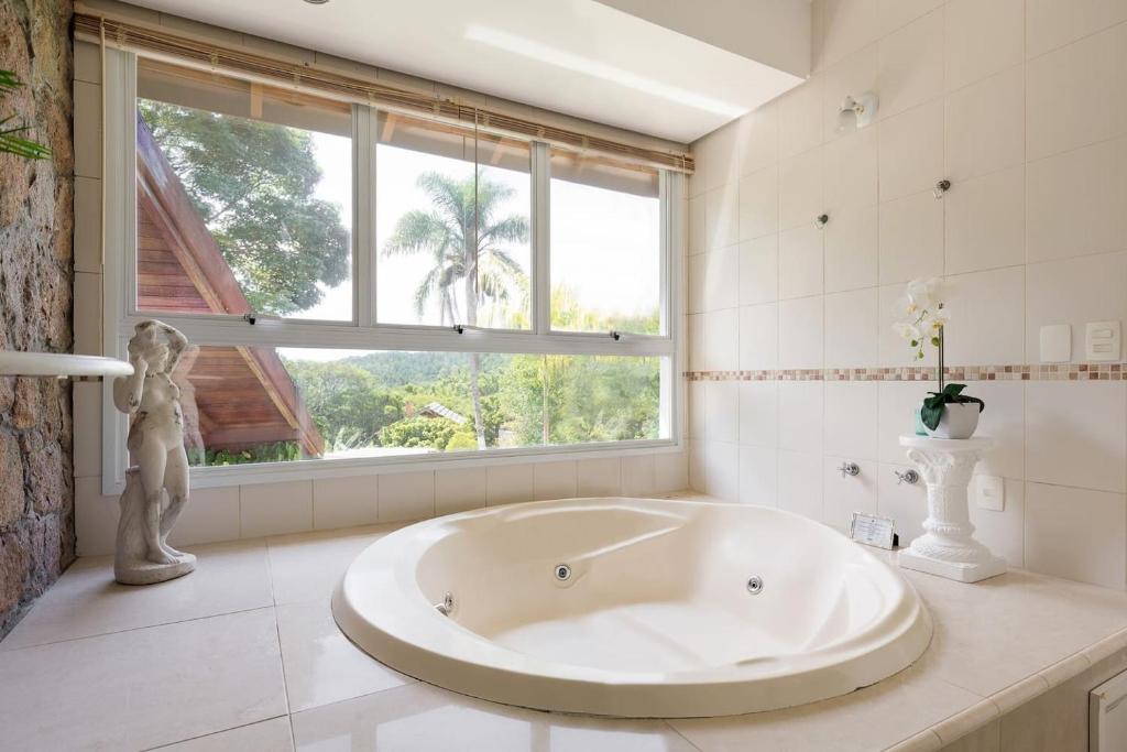 CasaIvan beautiful house located near Jurere