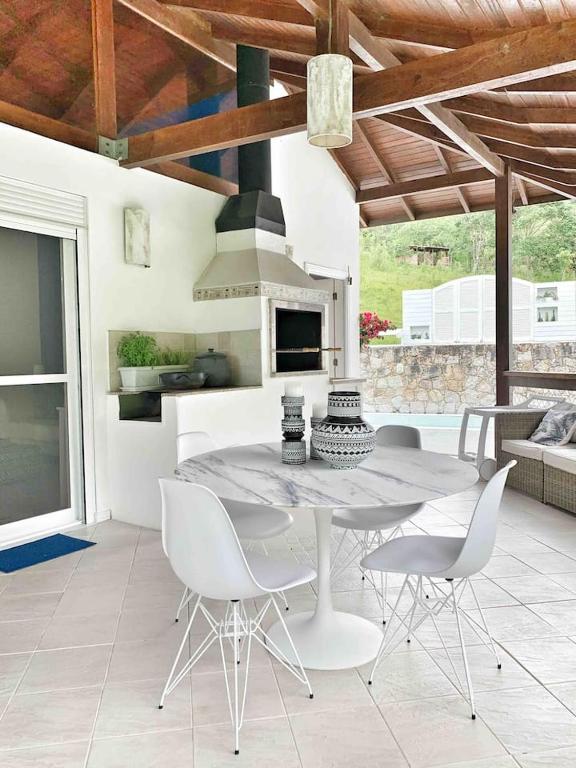  CasaIvan beautiful house located near Jurere