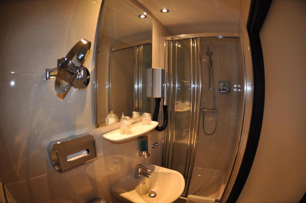 Budget Hotel Le Beau Rivage - Resim 31