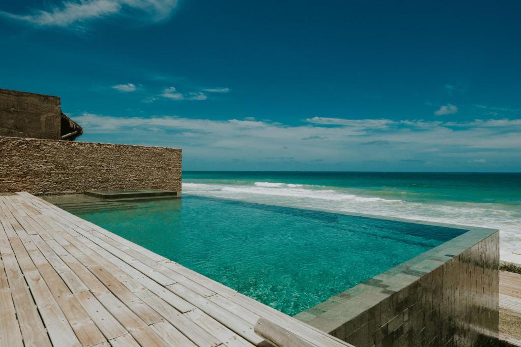  Kenoa Exclusive Beach Spa & Resort