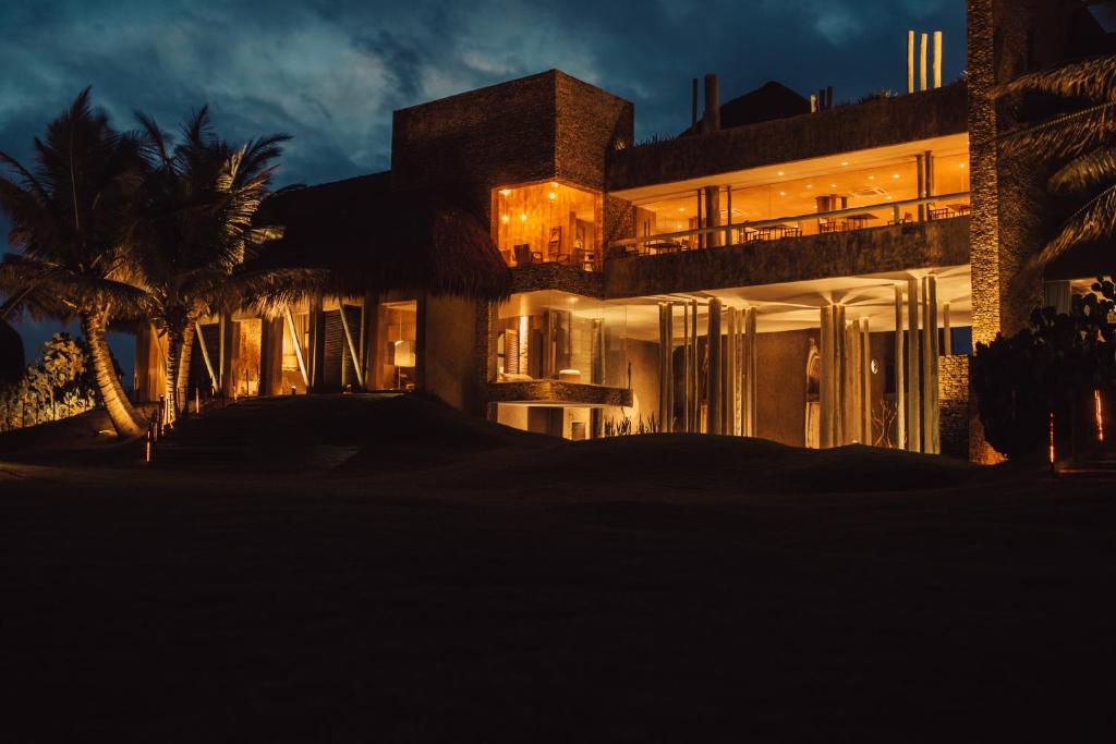  Kenoa Exclusive Beach Spa & Resort