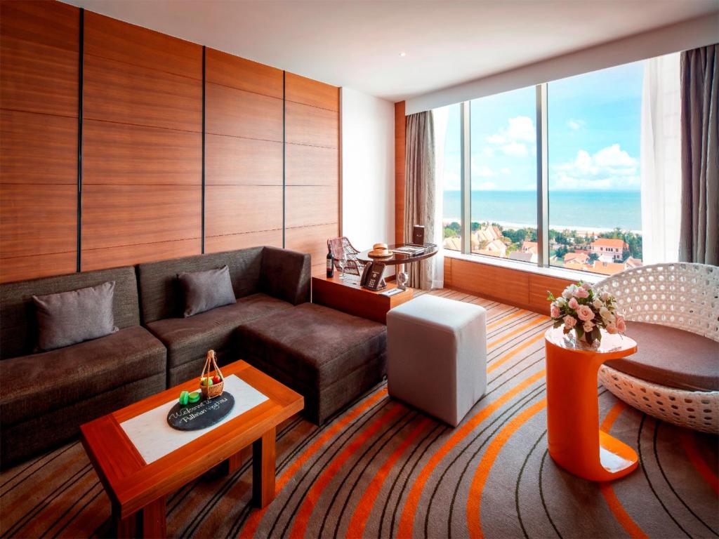 Phòng Suite, Quyền Lui Tới Lounge, 1 Giường Cỡ King