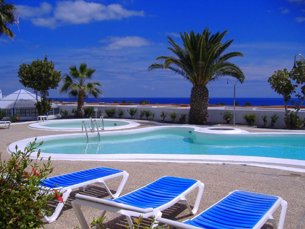 Bazén v ubytování Atalaya Apartment Vista Mar nebo v jeho okolí