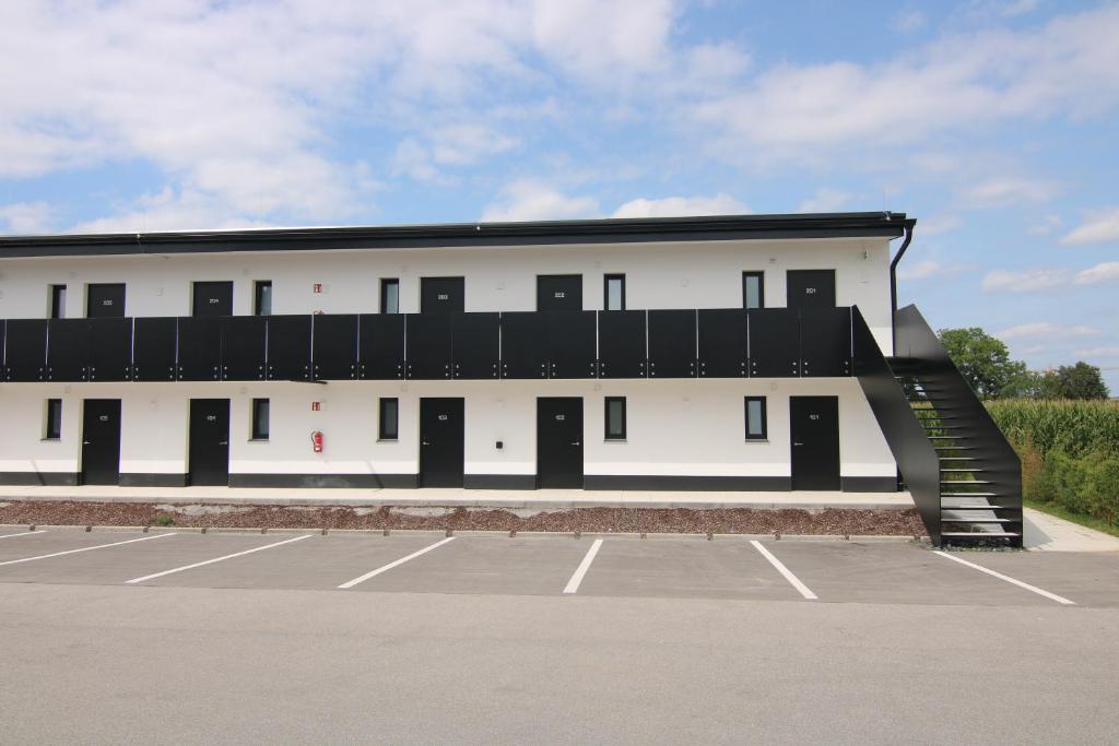 Budova, kde se hotel nachází