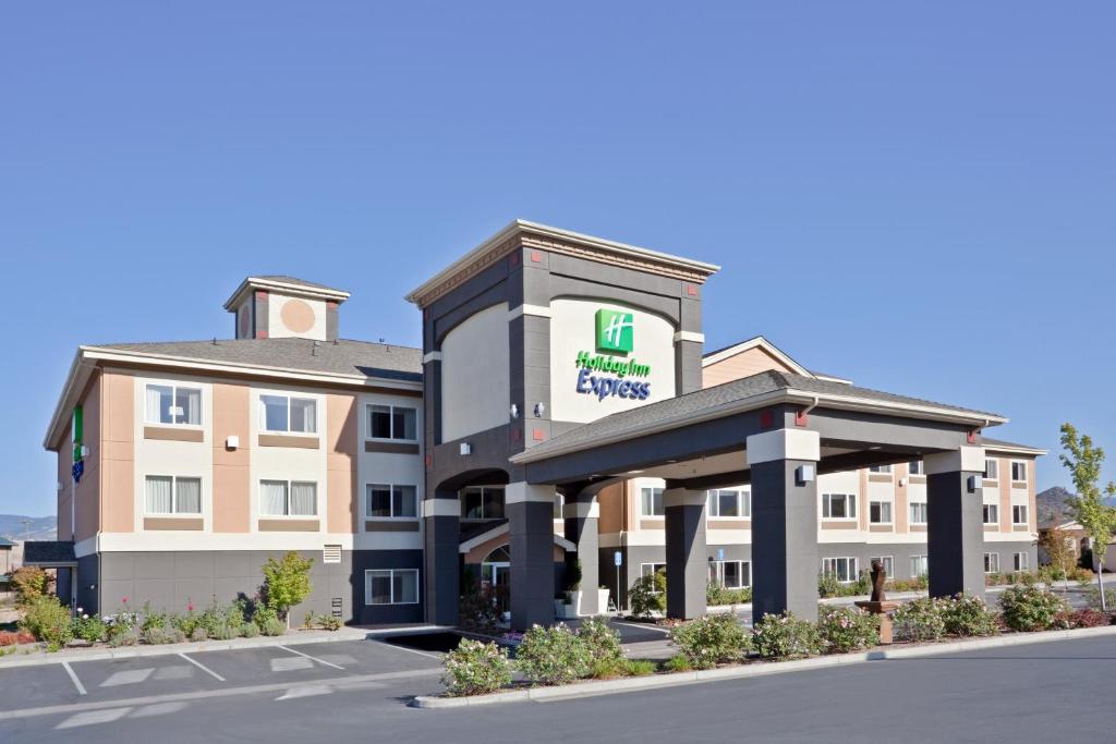 a rendering of the front of a hotel at Holiday Inn Express Hotel & Suites Ashland, an IHG Hotel in Ashland