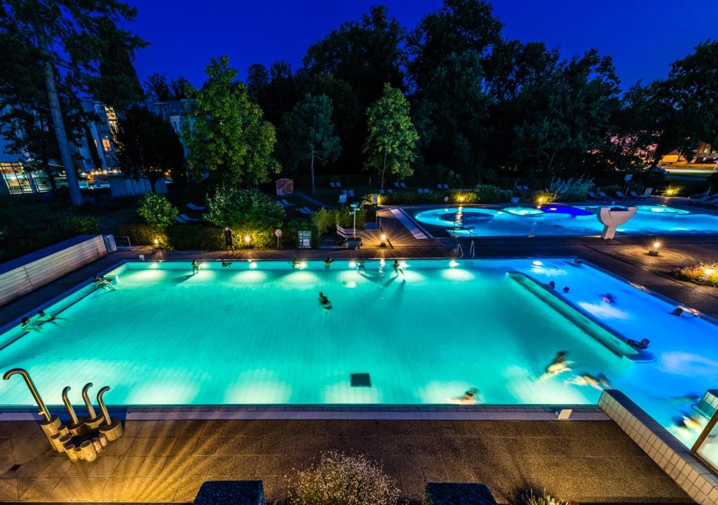 Bassein majutusasutuses Grand Hotel et Centre Thermal d'Yverdon-les-Bains või selle lähedal