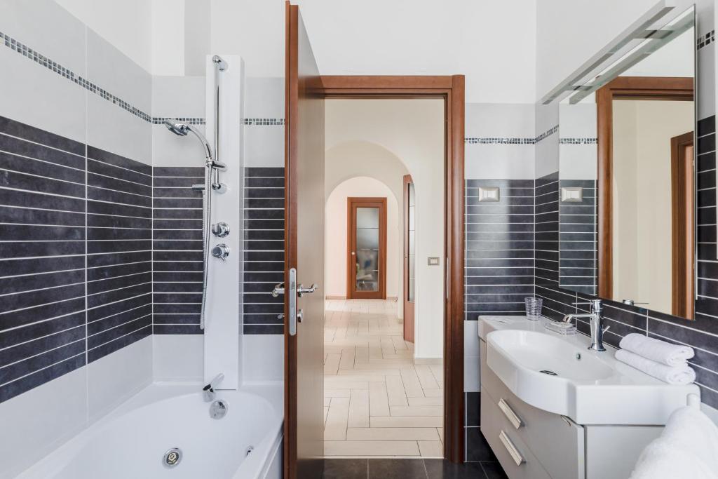 A bathroom at Casa Flo