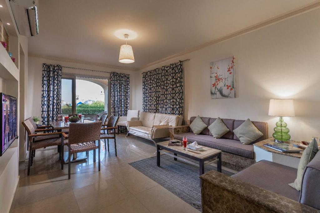 Posezení v ubytování Mirage Hotel Sidi Abd El Rahman