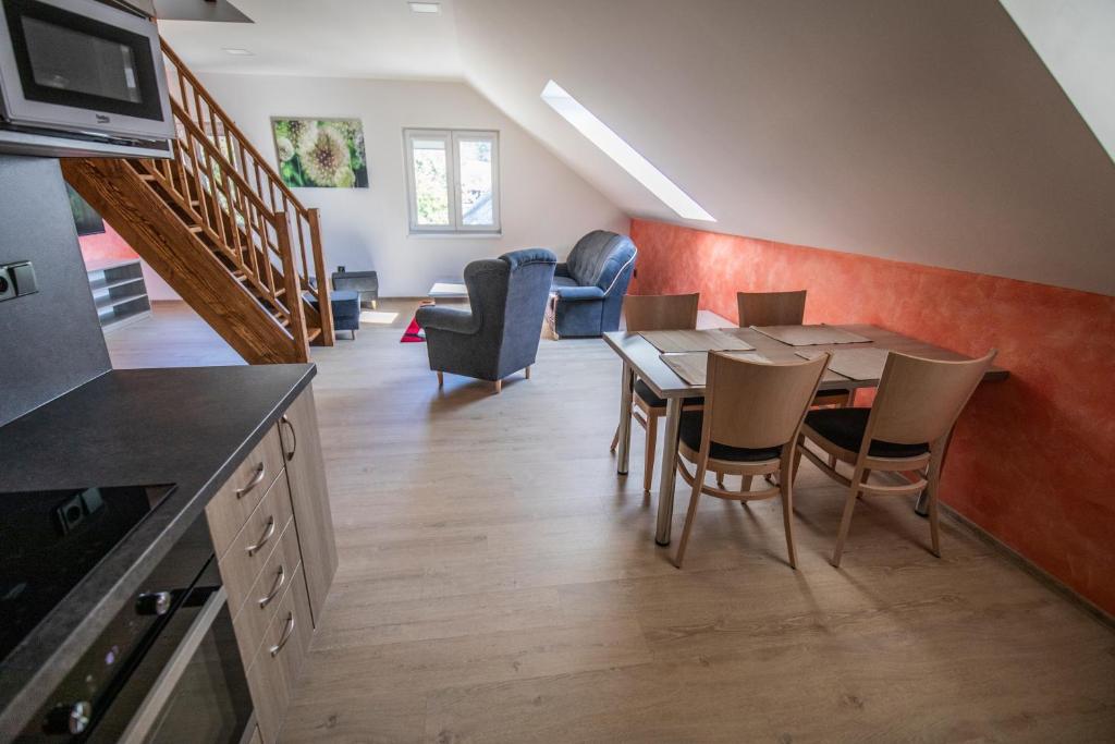 Kuchyň nebo kuchyňský kout v ubytování Apartmány pod Jeřábem, Šanov 67, Červená Voda