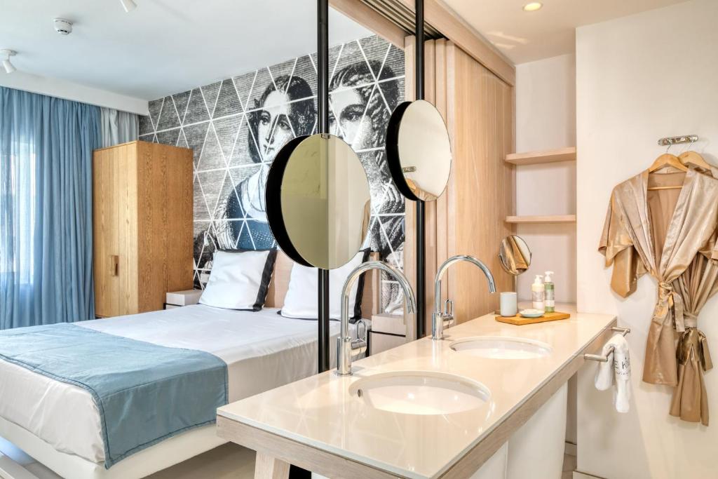 King Jason Protaras - Designed for Adults by Louis Hotels - One-Bedroom Suite With Sea View - Double Bed