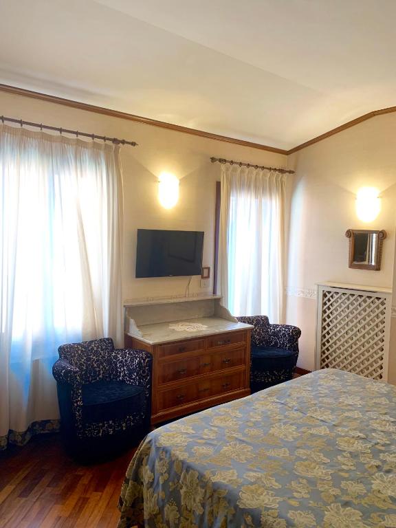 Hotel La Calcina - Resim 25