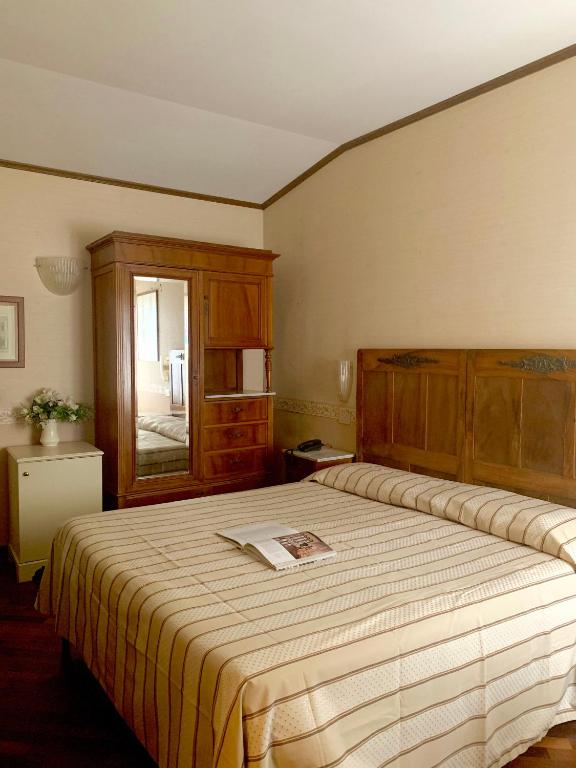 Hotel La Calcina - Resim 21