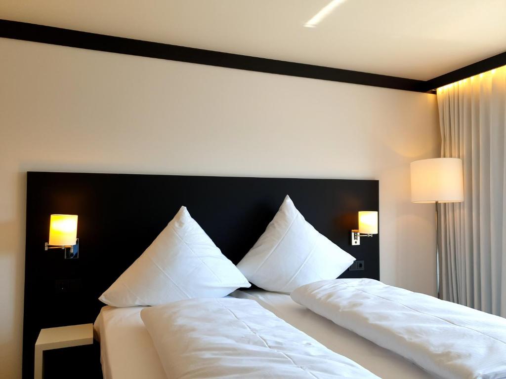 SH Hotel by WMM Hotels - Standard Double Room