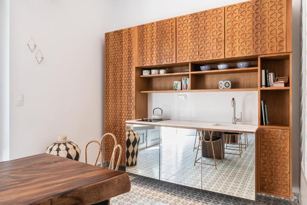 Nyx Chic Manor - Resim 42