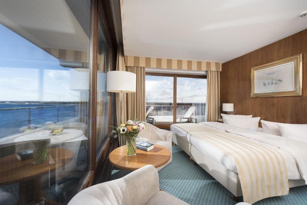 Postel nebo postele na pokoji v ubytování Maritim Seehotel Timmendorfer Strand