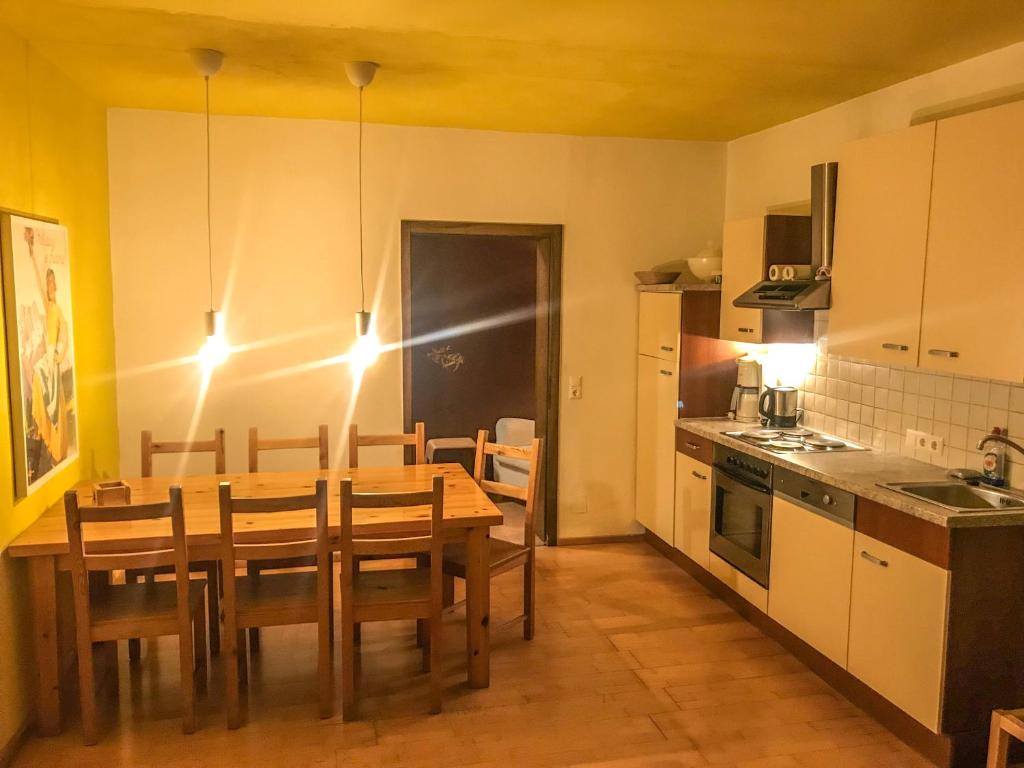 A kitchen or kitchenette at Apartmenthaus Rapplhof