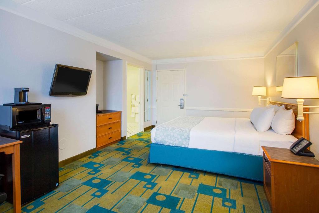 La Quinta Inn by Wyndham Norfolk Virginia Beach - Habitación Deluxe Con Cama Extragrande