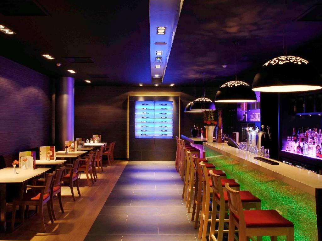 Lounge nebo bar v ubytování Mercure Hotel Den Haag Central
