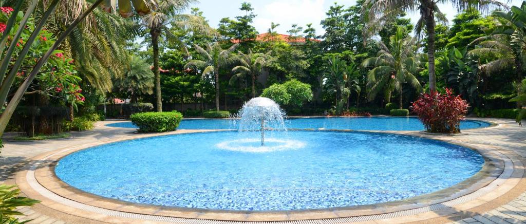 Bazén v ubytování Dongguan Well Garden Hotel nebo v jeho okolí